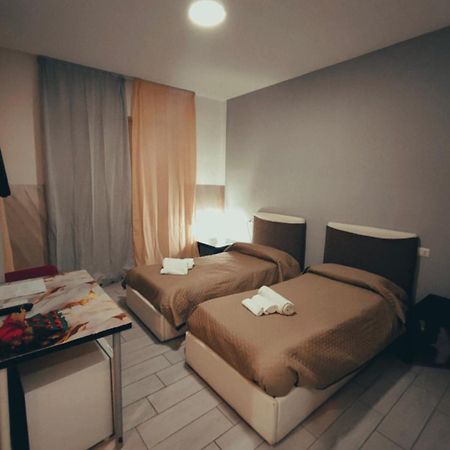 Neapolis Center Bed & Breakfast Bagian luar foto