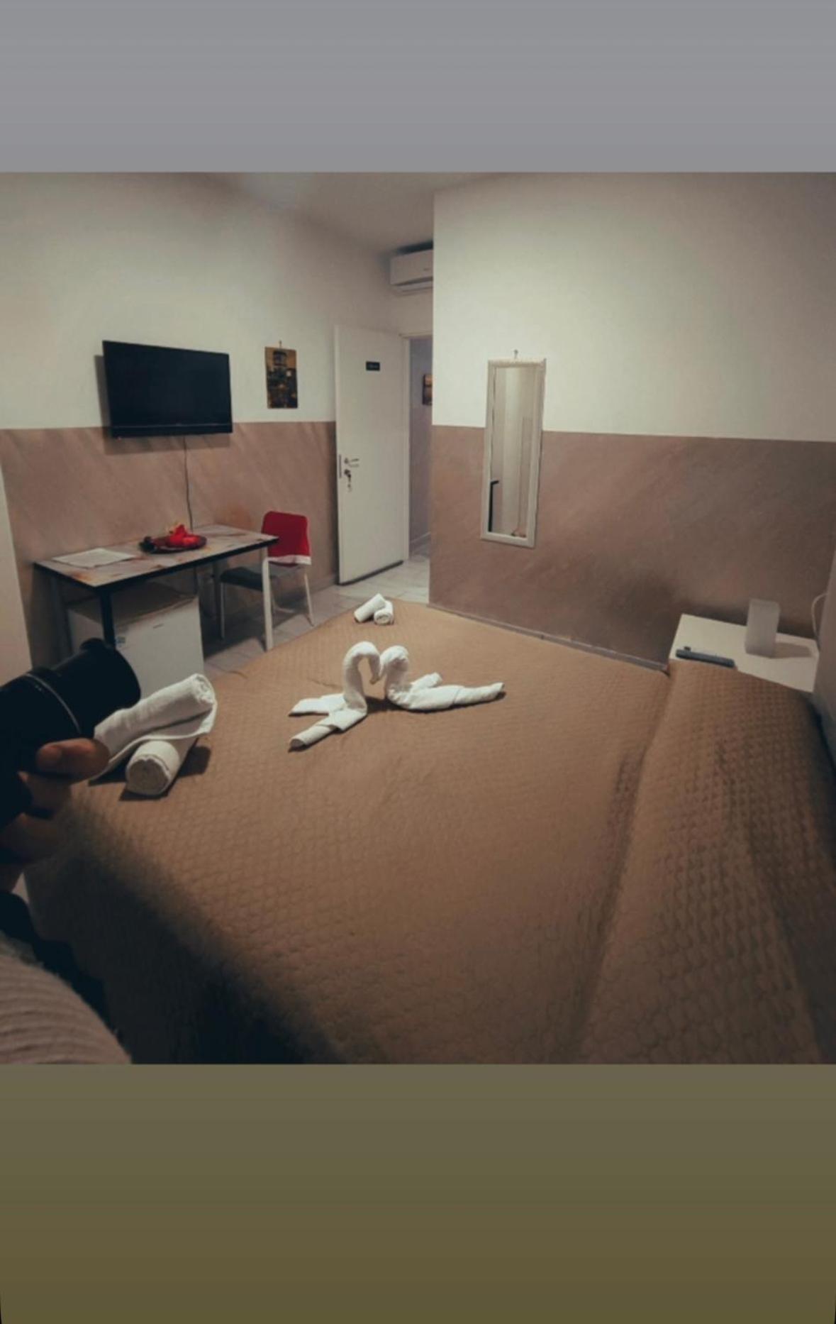 Neapolis Center Bed & Breakfast Bagian luar foto
